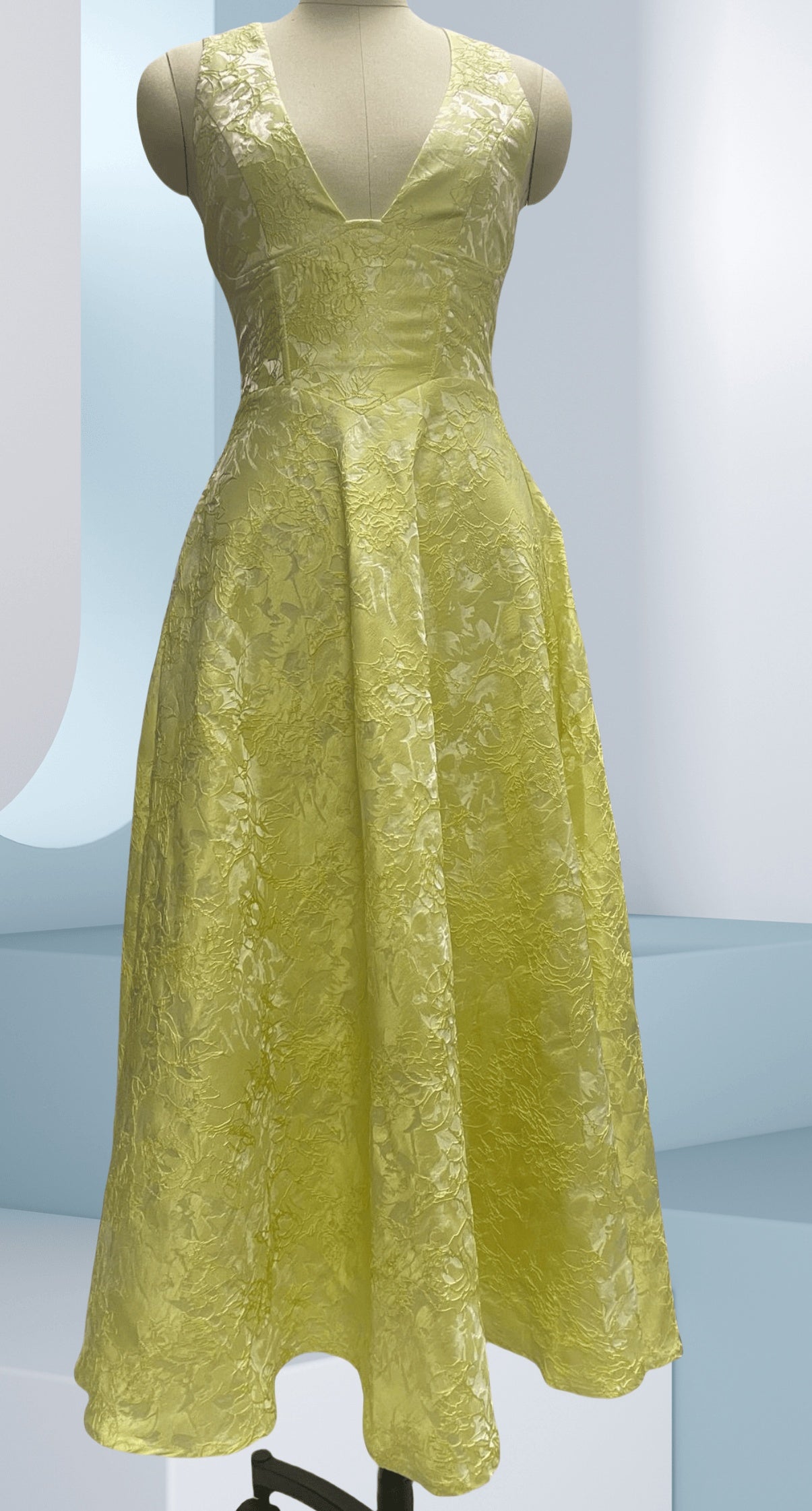 Elegant floral jacquard evening dress