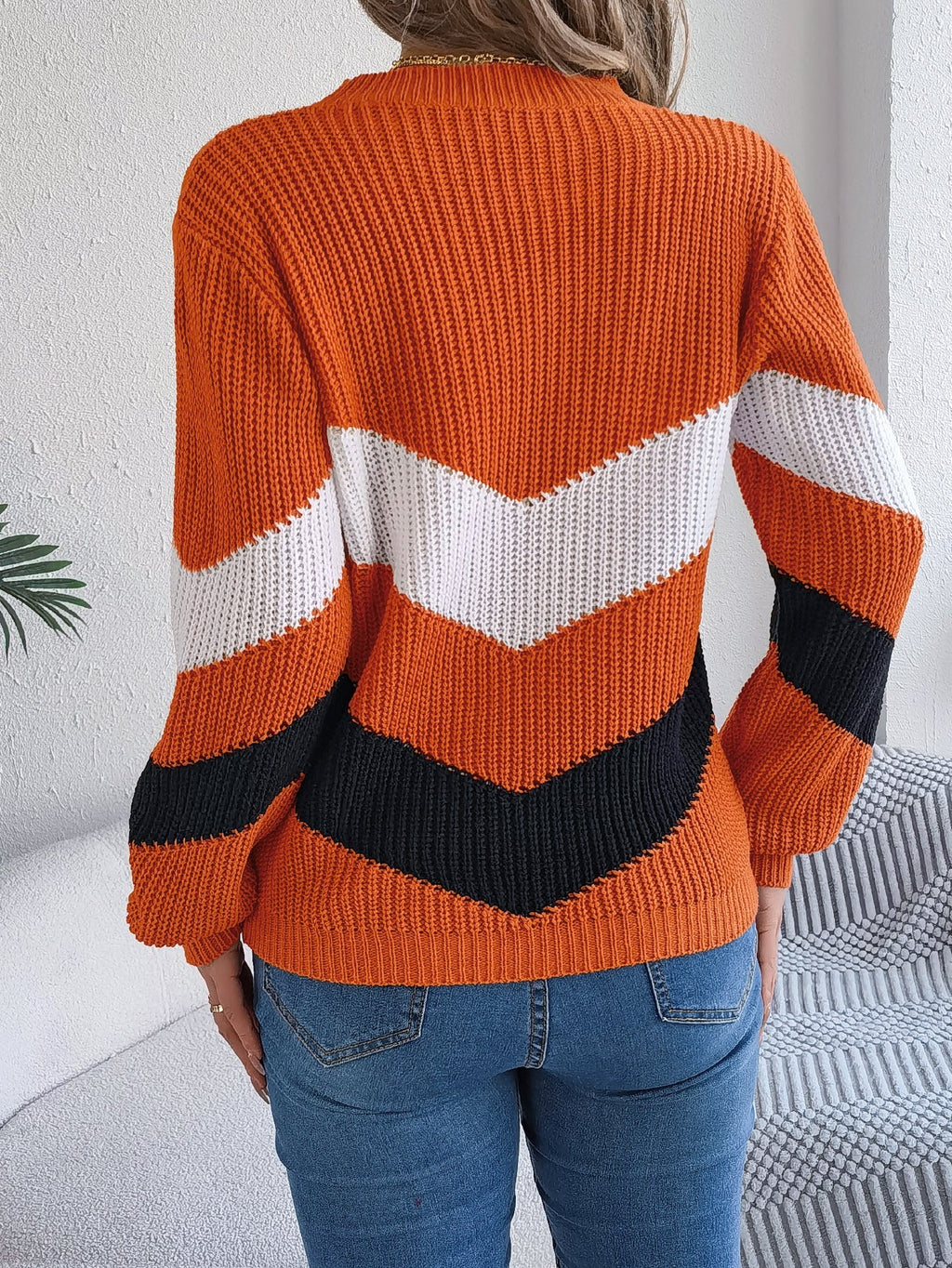 Casual sweater with wide sleeves