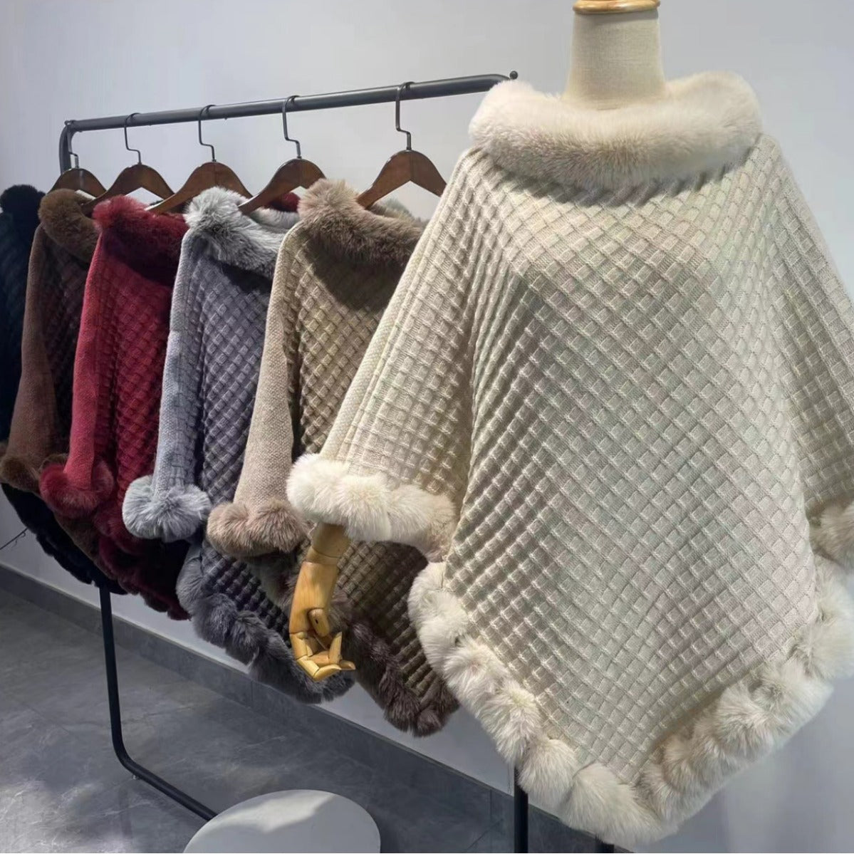 Luxury Fur Collar Winter Shawl Cape