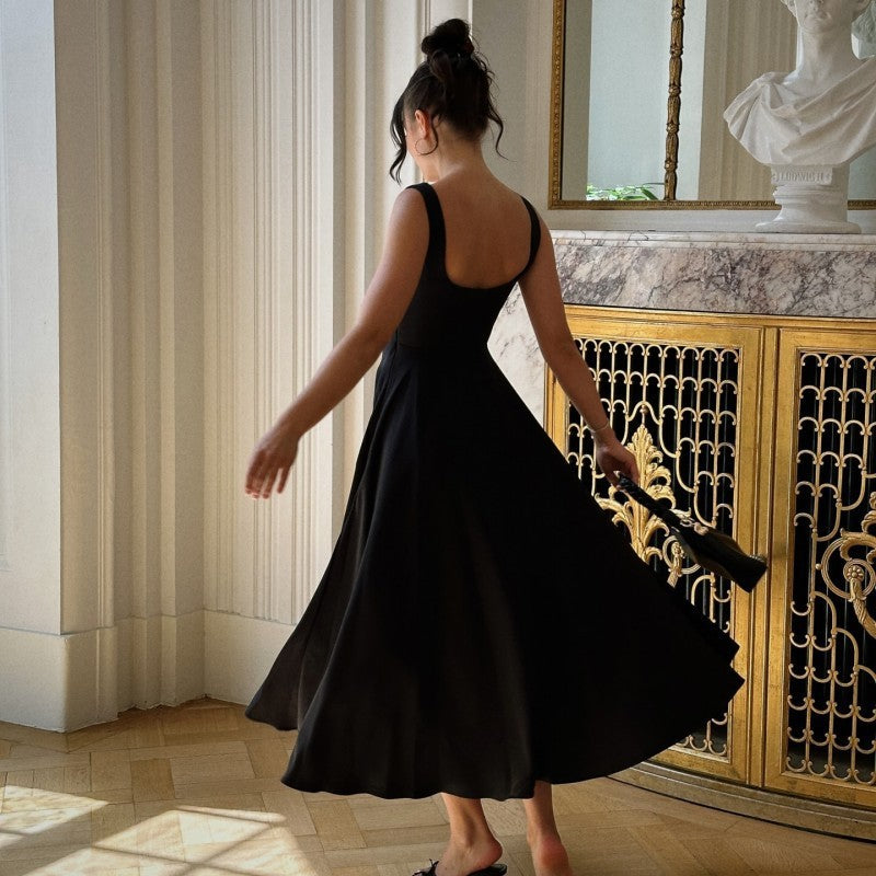 Flowy and timeless midi dress