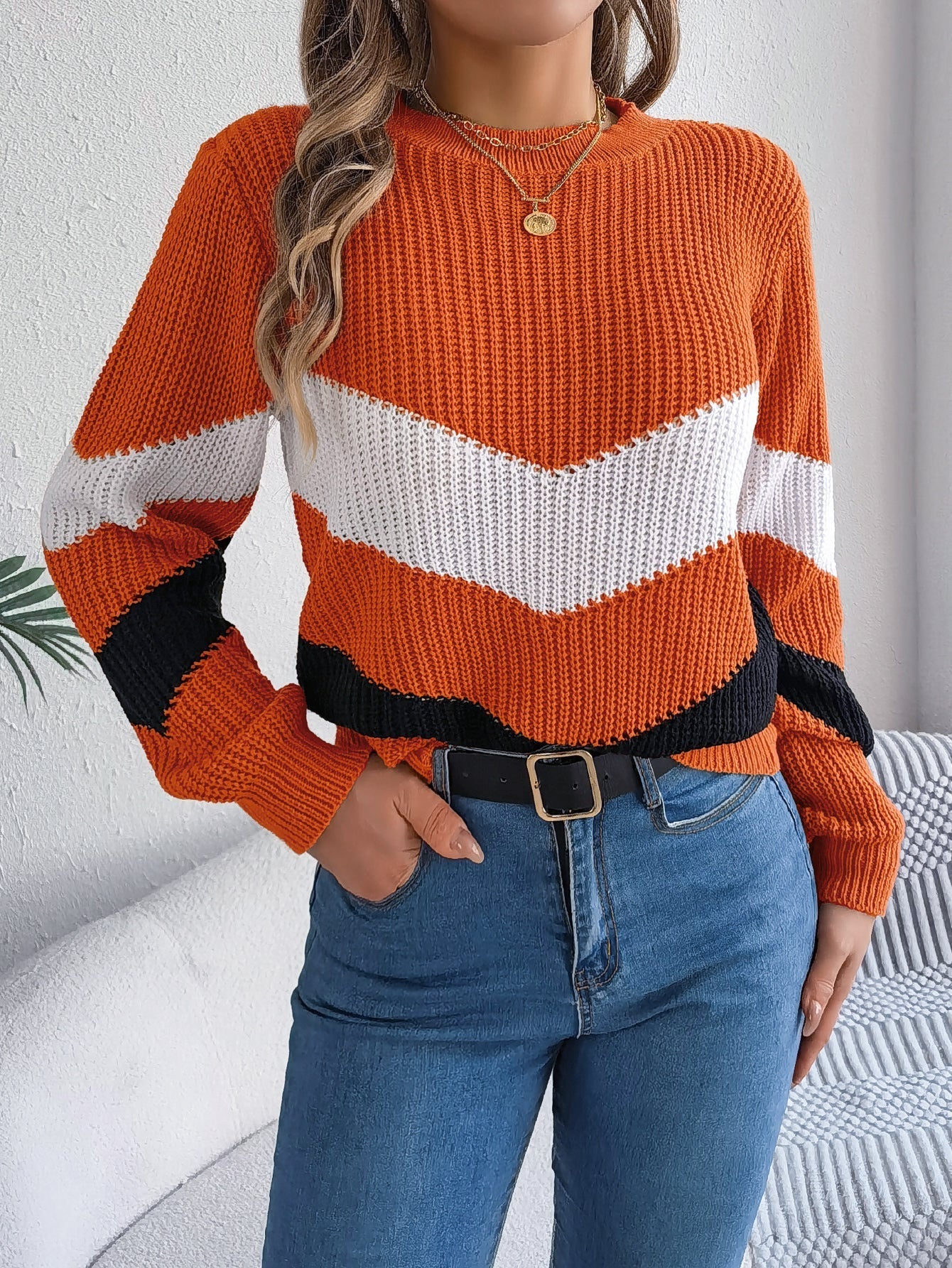 Casual sweater with wide sleeves