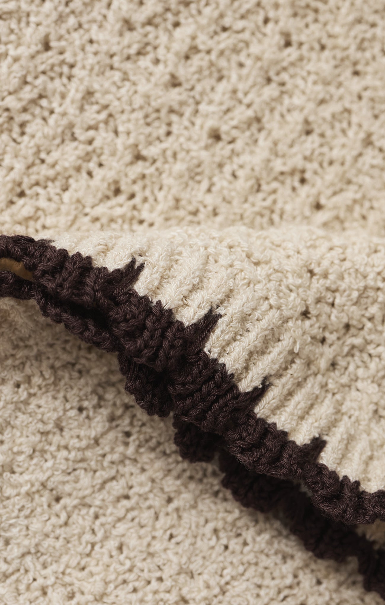 Débardeur Yessenia Whipstitch – Haut en maille sans manches à col en V avec bordure contrastée pour femme